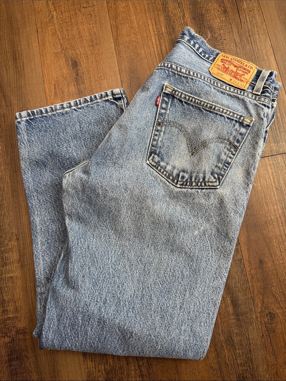 Levi's Men's Light Blue Straight Jeans with Patch